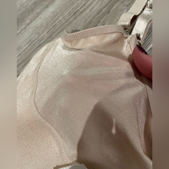 Nude tummy control body suit (I’d classify the size as xs) - Picture 5 of 10